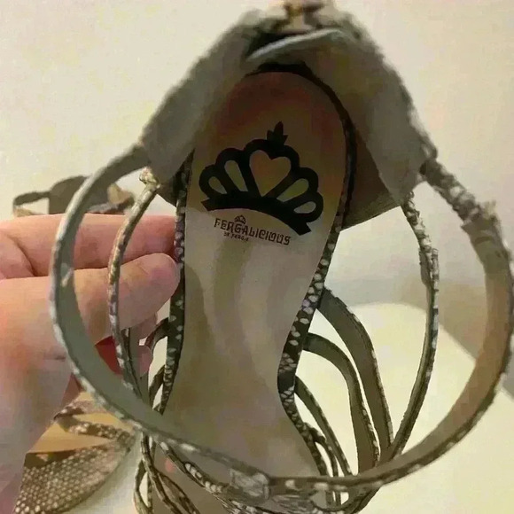 FERGALICIOUS BY FERGIE MOSES NATURAL HEELS SNAKE PRINT SANDALS CHUNKY HEEL 9.5 - Picture 6 of 7